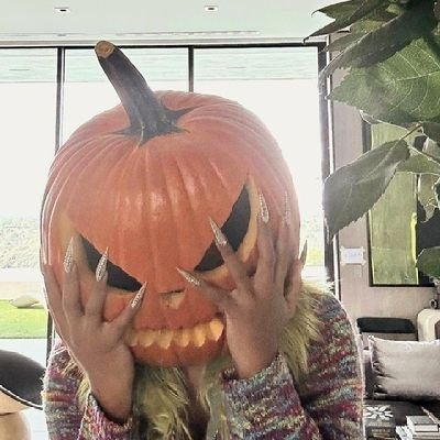 juliachilddemon's profile picture. 