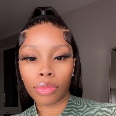 SOCIAL BUTTERFLY 🦋
