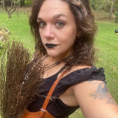 Author, Shepherdess, Tarot Reader, Witch in the Woods🔮🐑🦄 👻🖊 #amquerying https://t.co/Kg83g5ezDD…