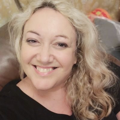 robinfeather's profile picture. Mother, teacher, learner. Sunderland ❤  🤍  Aphasia Support volunteer.