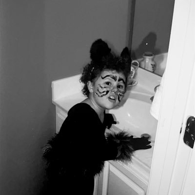 mollyybennett's profile picture. 