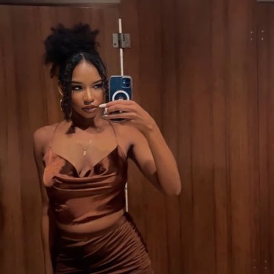 victoriaaaar's profile picture. 