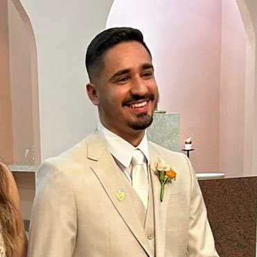 brunopcouto's profile picture. A vida é um grande show.        E todo show tem que continuar