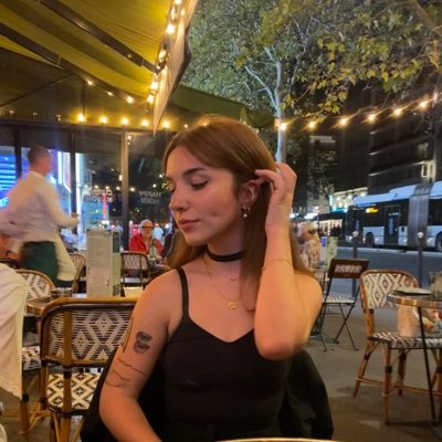 je vis pour les caméras (j'harmonise sur chaque son)
she/her 💕