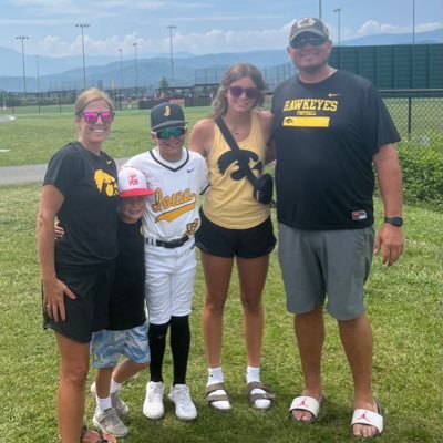 amyconlon12's profile picture. Mom of 3 awesome kids, wife to Eric