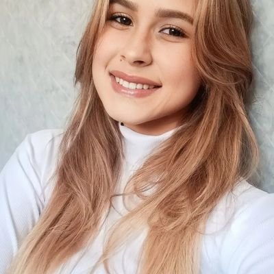 As pessoas são processos, e não coisas.
| • mamãe de três .
