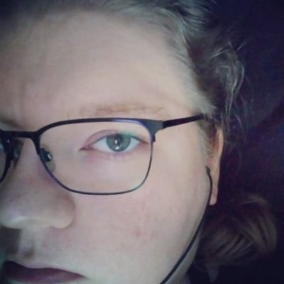 MadamNerd93's profile picture. Nerd who's passionate about drawing and fantasy.