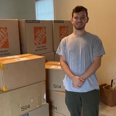 lk_fba's profile picture. 22 y.o college senior 6 figure seller 💵💰 always open to meet and learn with others!