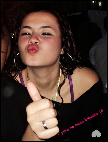 amr de #FÃ é um ,é um sentimento lindo , é se entrgar sem pedir nada em troca  [ .. ] se eu chorar me anima, mais se eu sorrir é por você @mccelooficial ♥ .