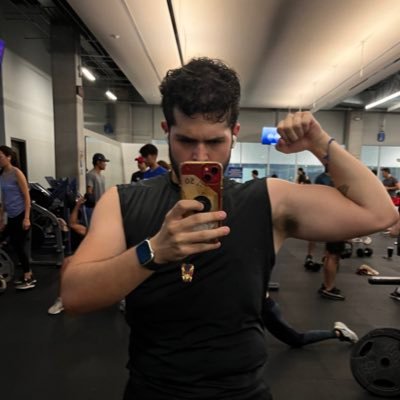 soy jero pero intentando hacer una mamada se me bloqueó la cuenta xd.