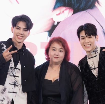 zhouru61's profile picture. 人间炼狱 一次就够 不要再有轮回