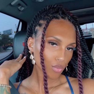 shizzyshyy's profile picture. BossMom 💜 PhotograpHER 📸