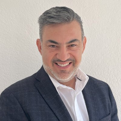 Ayudo a la gente en tomar las mejores decisiones en tecnología | Mexicano abriendo nuevos caminos en España | Basado en Madrid | Negocios en confianza