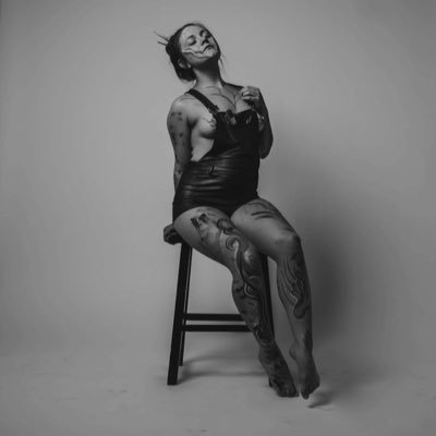 lunar_poses's profile picture. 