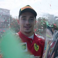 Fernandes (@fernandes_itzz) 's Twitter Profile