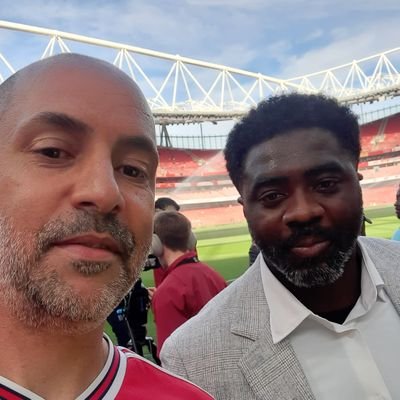 IT Professional - Used to play Football now play Golf. Massive Arsenal fan, been going to matches since 87, silver member. Fantasy Premier League addict.