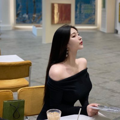 LaurienZac23094's profile picture. 大个子女孩 臀围119 身高177 体重120 性瘾患者 几天不做就心痒难耐 但是不接受屌丝男 深入门槛200 闲聊勿扰