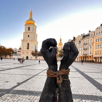 EVERYONE YOU MEET, IS FIGHTING A BATTLE YOU KNOW NOTHING ABOUT, BE KIND! World Traveller, 38 plus countries , Standing with #Israel 🇮🇱 #Ukraine 🇺🇦