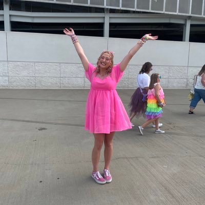 This account has turned into a whole fan page for @taylorswift13