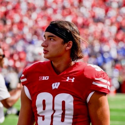 • kicker @badgerfootball business:nathanialvakos@gmail.com