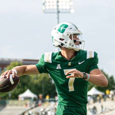 6’4 200lb QB @CharlotteFTBL #MM20🕊