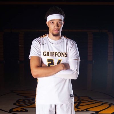Pro hooper🏀🇮🇪🏴 Instagram: jaronthames