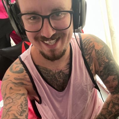 Level 35. 
Dad // Twitch Streamer // YouTuber. 
Positive vibes ONLY at https://t.co/irQ6kDw8Bf & https://t.co/Tlcedmi38O