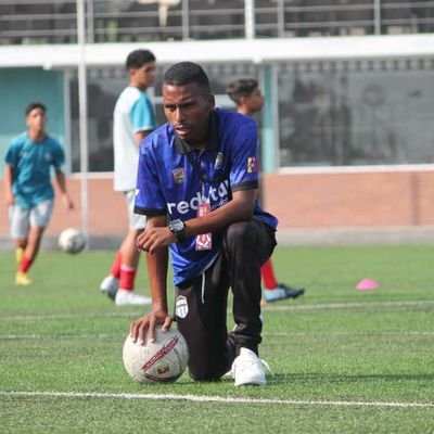 Entrenador Fútbol Base
La Prioridad Es Formar Antes Que Ganar.