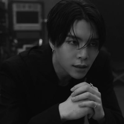 johnnyvalentx's profile picture. señorita, por favor