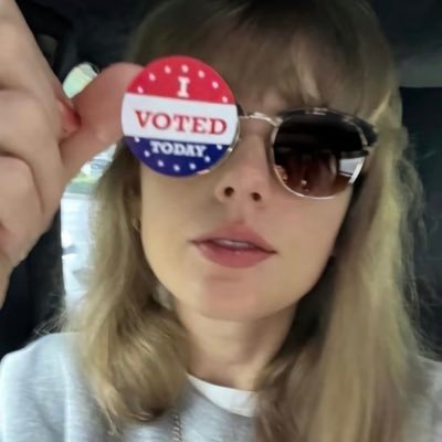 juliafij_'s profile picture. (taylor’s version)