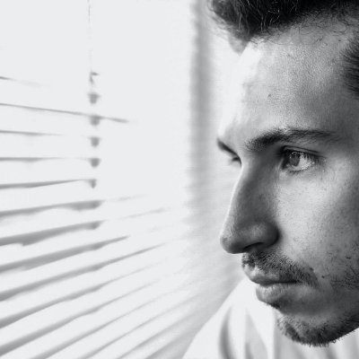 YousefAlllwan's profile picture. أسرت من الحياة، وأظهرها هنا