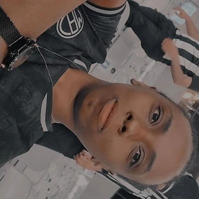 MarinaMars18's profile picture. só vim para o twitter pra saber do Atlético Mineiro 🖤🤍⭐⭐⭐