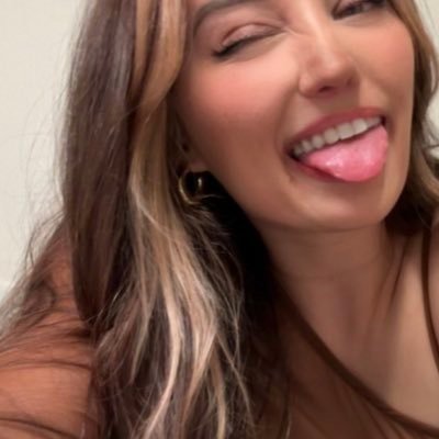 Welcome to my special account 😉 for more, check out my links 💕