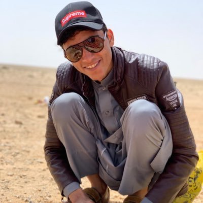 لا تحزن على نجمة ضاعت منك فالسماء مليئة بالنجوم وان لم تكن من نصيبك إحداهن فمن يدري ربما يكون القمر نصيبك