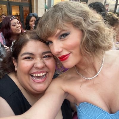 FAN ACCOUNT// TAY LIKED 3/27/18/// TAY POSTED MY FACE 8/29/19 MET TAYLOR 10/11/23IG:VGBZ she/her ~ 26