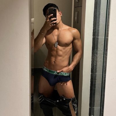 nichovega4's profile picture. DM me for content 🎥  Host/Travel in NYC