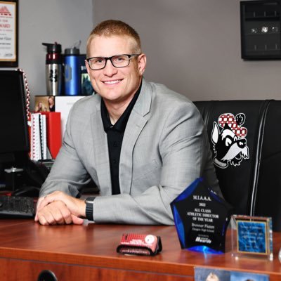 Husband and father of 4 Girls #GirlDad
Superintendent of Schools @GSD_1A.
Former Director of Athletics @GHSscotties.
@BlueHawkFB alum. Avid Catfish Angler.