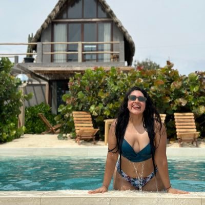 Josy_vr's profile picture. Para poder desahogarnos, hemos inventado Twitter.