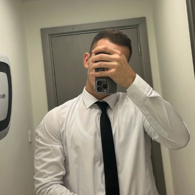 mo_onle's profile picture. Struggle while learn WebDev....