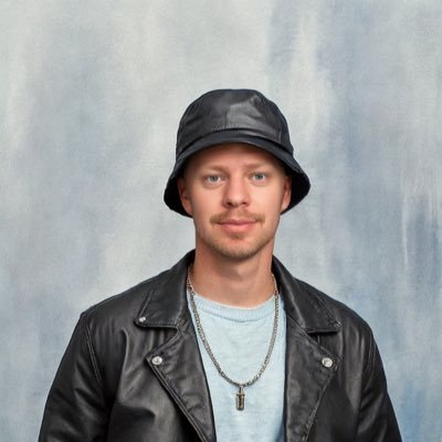 dandelionvhg's profile picture. investor-sportsnerd 🇸🇪 🇺🇦🇮🇱