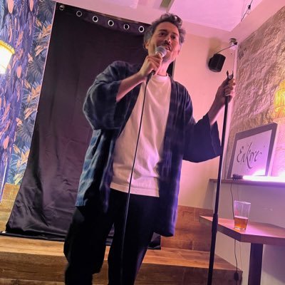 Auteur/Comédien Insta : @arthur_perier_ / @_samourais_ Mes tweets engagent tout le monde ça fera moins de chômage