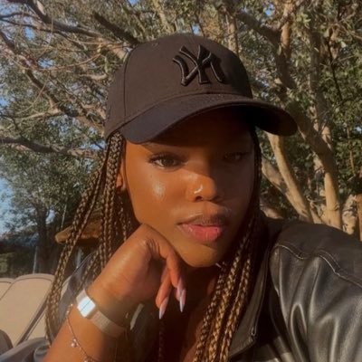 Just retweets|| ManU FC⚽️ || Ufs Alumna 👩🏽🎓👩🏽🎓|| Taurus ♉️|| Psalm 27:13🕯.