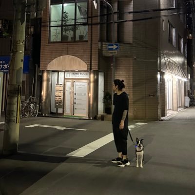 ロン毛で墨なおでん屋さん ミナミで犬溺愛してお酒飲んで おでん煮込んでる人。