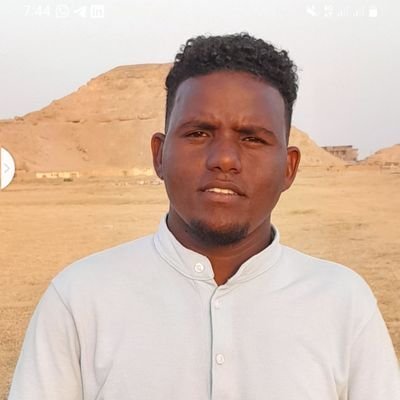 (وهل نودعُ بعضنا ونذهبُ في سراب الذكريات) 

🇸🇩

مواطن سوداني