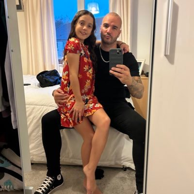My baby girl is my 🌎 . LUFC fan 💙 💛 Used to kick a ⚽️ about for some good clubs!