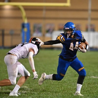 Nickerson Highschool || C/O 26”ll 6’1 190 || LB/TE || Bench 185 “Squat 320 “ Clean 225 || CKL Honorable Mention All-League LB