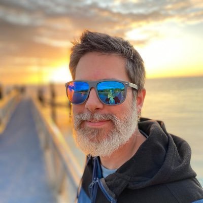 Wissbegieriger Papi im Teilzeitpensum, Globetrotter & Skifahrer, arbeite seit 20 Jahren bei Banken und unterstütze KMUs bei der Finanzierung ihrer Wertschöpfung