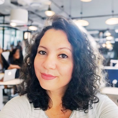 - Voluntária nas comunidades @PHPWomenBR e @PHPRio. 💬
- Nas horas livres pratico Karatê Shotokan e bebo umas cervejas. 🍻