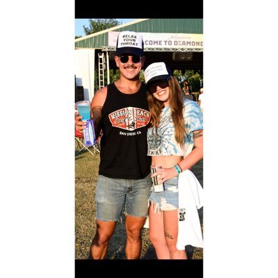 claaaaiiiirrree's profile picture. don’t be a shitass. | 26