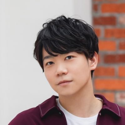 青二プロ 新人声優です🐒_宝塚市出身_邦ロックとグミすき_返信はちょくちょく🪶_ 出演▶︎『進撃の巨人 #shingeki』カルロ/『#ポラリスコード』福來羽留/『#パニグレ』アシモフ/『#ナナイロクエスト』オサボット/『JRA アニメCM』育成牧場スタッフ/『#せかくら』V.O/朗読劇『#不思議な少年』, etc